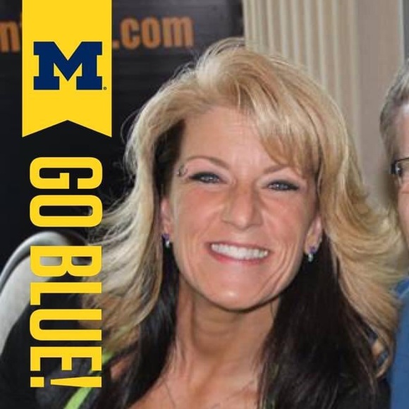 Meet your Posher, Elizabeth - Picture 1 of 14